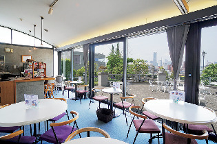 併設カフェ ブラフガーデンカフェ