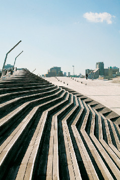 横浜港大さん橋国際客船ターミナル