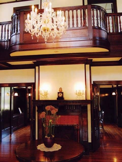 スパニッシュスタイルのモダンな意匠「山手111番館」