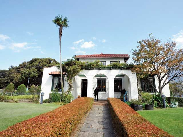 スパニッシュスタイルのモダンな意匠「山手111番館」