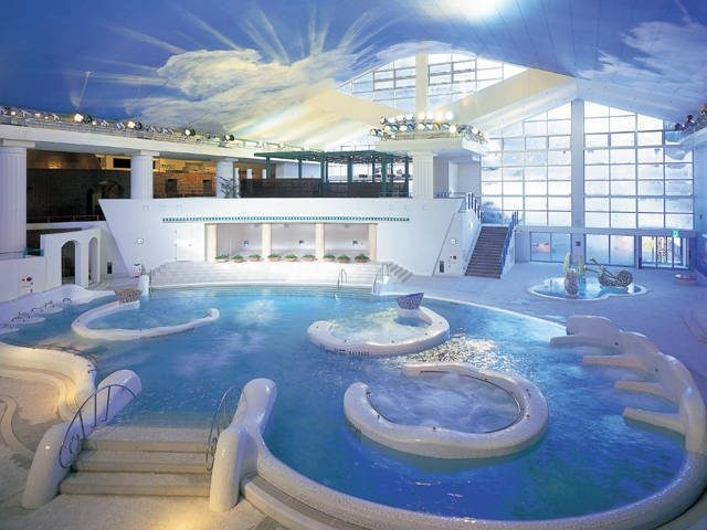 大人気のユネッサンなどいまどきリゾートも