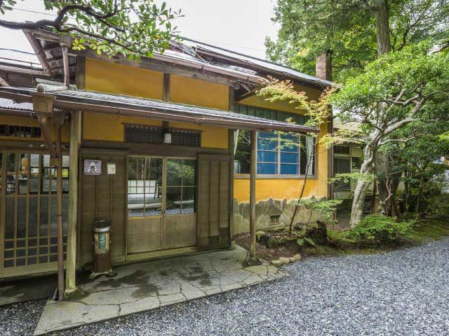 【箱根×老舗宿】広大な日本庭園に見事な旧財閥の別荘の面影を残す「強羅環翠楼」