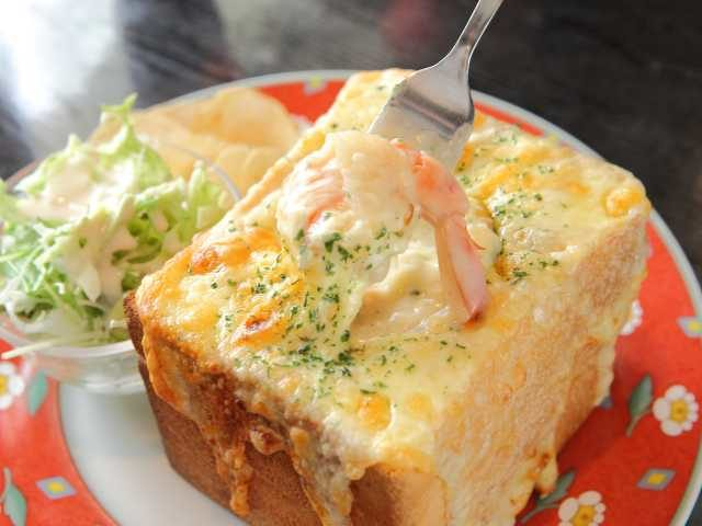 【箱根のレストラン×大行列メニュー】食パンとグラタン夢の共演がここに!「ランチ&ドリンク ぱんのみみ」