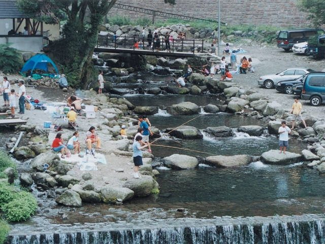 弁天山清流公園・畑宿清流マス釣場