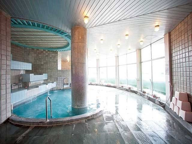 【箱根×リーズナブルな宿】芦ノ湖まで車で5分の山々を望む絶景ホテル「ホテル花月園」