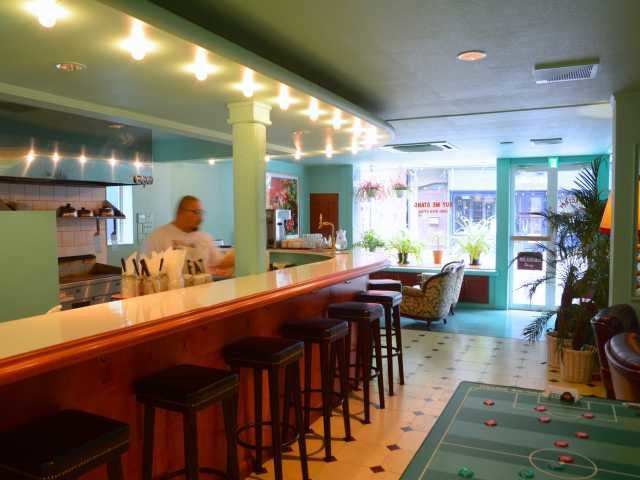 【横浜×サンドイッチが自慢のカフェ】雰囲気抜群のダイナーで絶妙なバランスの新感覚サンドを「BUY ME STAND MOTOMACHI」