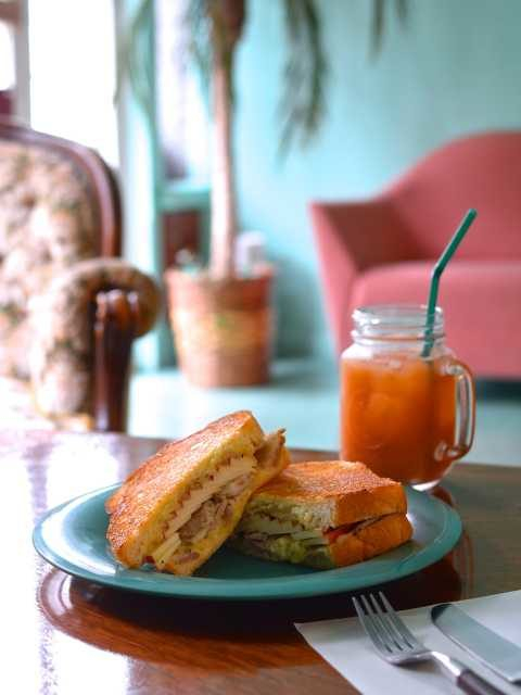 【横浜×サンドイッチが自慢のカフェ】雰囲気抜群のダイナーで絶妙なバランスの新感覚サンドを「BUY ME STAND MOTOMACHI」