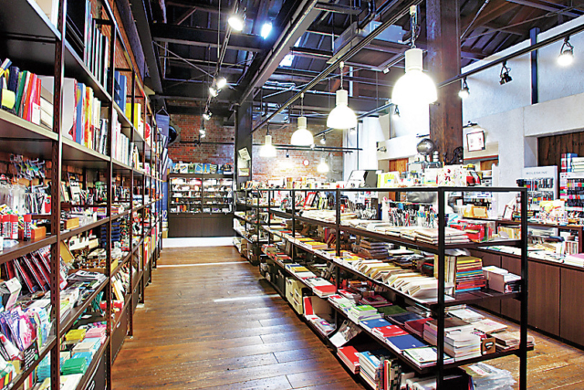 神戸らしいステーショナリー「NAGASAWA 神戸煉瓦倉庫店」