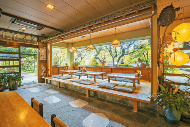 山の幸たっぷり!おこげも美味「松葉茶屋」