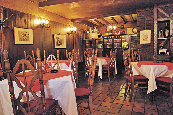 地元に愛され続け60年以上の名店「グリルエス」