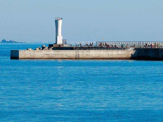 熱海港海釣り施設