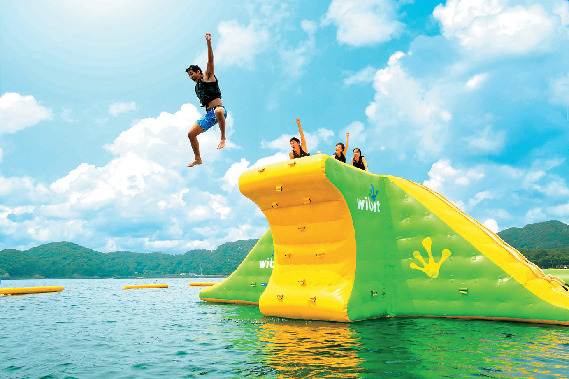 【南伊豆・弓ケ浜海水浴場】新発見2 海上のアクティビティスプラッシュウォーターパークが人気