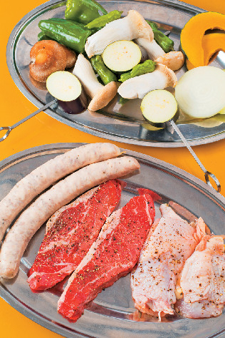 新発見4 ボリュームたっぷりの肉盛り!伊東名産の魚介が並ぶ海鮮!