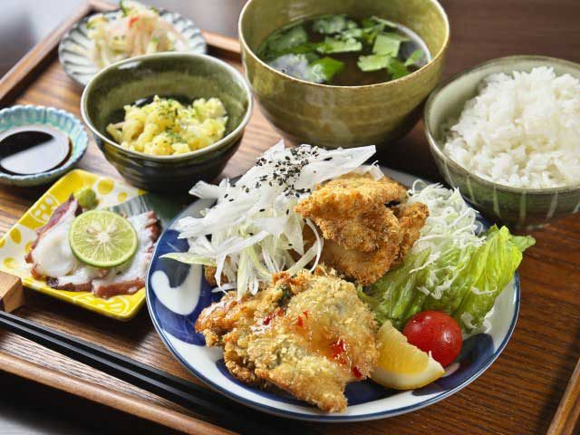 【淡路島×海の幸】島食材たっぷりの日替わりランチ「しあわせ島ごはん まどみ」