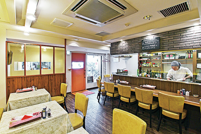 創業以来追い足し続ける外国船から持ち帰ったソース「グリルミヤコ」