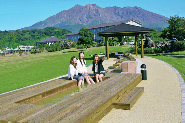 桜島ドライブ立ち寄りスポット 「桜島」溶岩なぎさ公園足湯