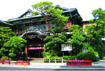 文化財の建物で日本料理を「だるま料理店」