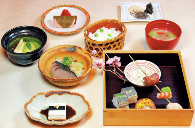 隠れ宿の奥座敷で自然美と山海の幸に舌鼓「伊豆高原 城ヶ崎温泉 花吹雪 森の料理茶屋」