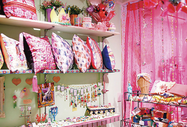 カラフル&キッチュな世界観が楽しい「mi-chu.」