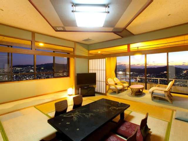 にっしょうかん新館 梅松鶴