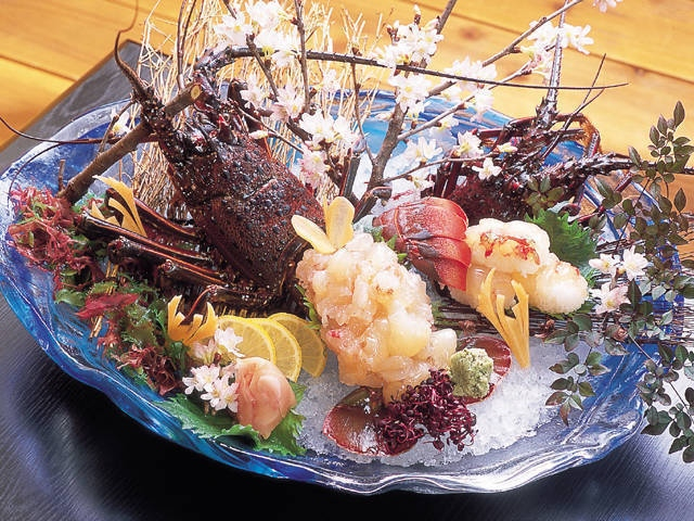 【宮崎の名物グルメ×伊勢エビ】伊勢エビづくしを堪能「いせえび料理 よしき」