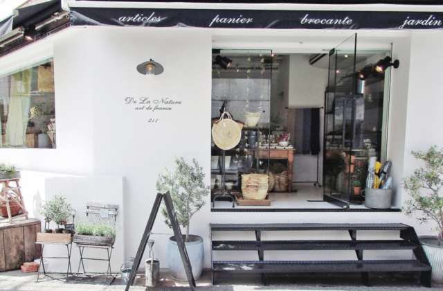 フランス雑貨で居心地のいい空間に「DE LA NATURE」