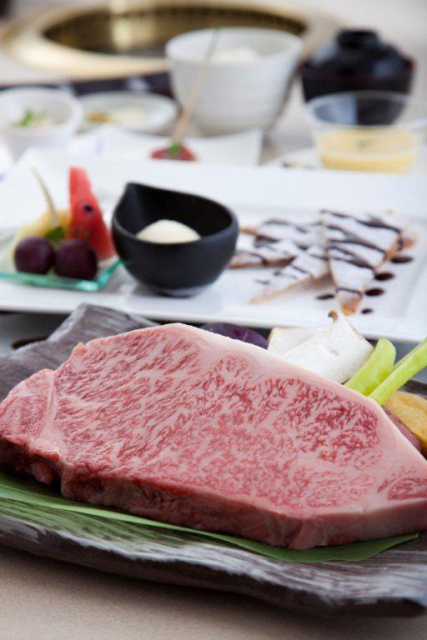 【宮崎牛のおすすめ店】焼肉・鉄板焼ステーキ橘通り ミヤチクAPAS