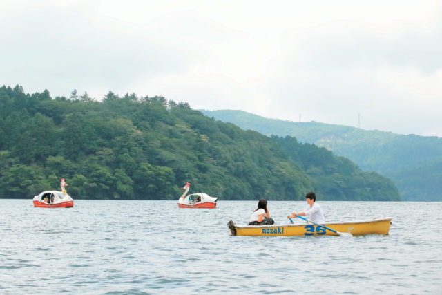 箱根 芦ノ湖 海賊船 遊覧船で湖上へ繰り出す 観光旅行メディア まっぷるトラベルガイド