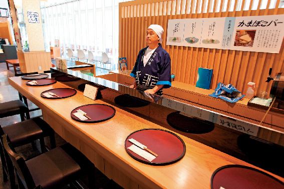 “かまぼこバー”でまずは試食?