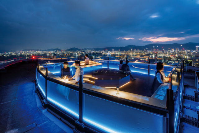 神戸の夜景スポット5選④ 屋上テラスソラフネ神戸
