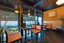 網代のグルメスポット①:間瀬 網代駅前店