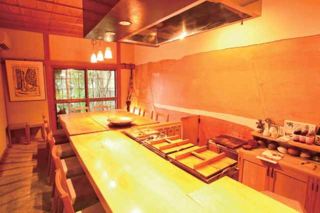 種類豊富な名物おでん専門店「小田原おでん本店」