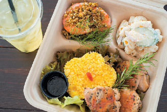 潮風と波音を感じるカフェ&フォトギャラリー「ON THE BEACH」