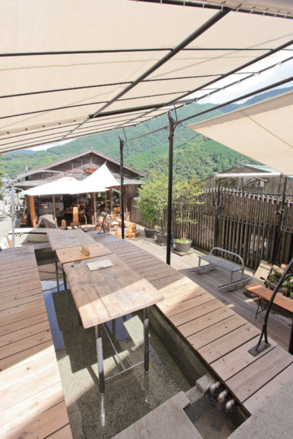 【箱根×絶景カフェ】足湯でまったりできる宮ノ下駅前の和カフェ「NARAYA CAFE」