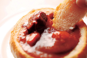 名物は駅伝の際に振る舞われる温泉シチューパン「渡邊ベーカリー」