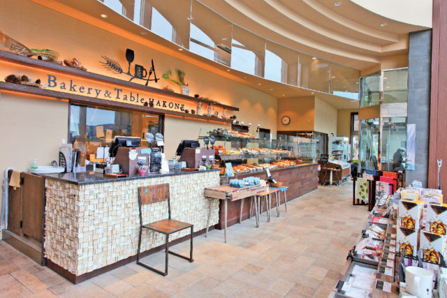 箱根にちなんだユニークなパンもたくさん!「Bakery & Table 箱根『ベーカリーショップ』」