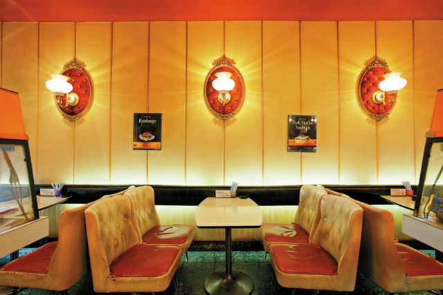 時の文豪も愛した喫茶店史に名を残す名店「ボンネット」