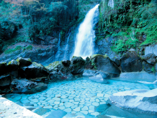 伊豆最大の大滝 リバティーリゾートAMAGISO