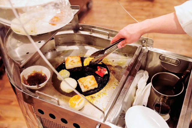 飲茶ワゴンから選べる本場香港スタイルの点心「施家菜 點心坊」