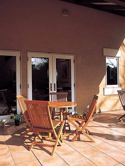 開放的なテラスでコーヒーを「ガーデンカフェ ぬまもと」