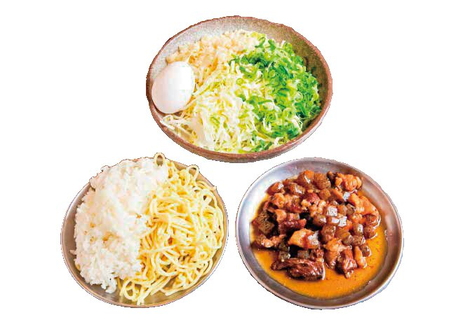 特注麺と地ソースで作る王道そばめし「長田タンク筋」