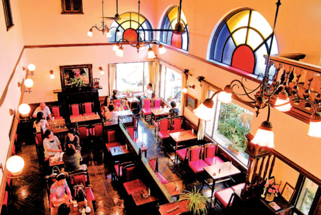 5.アンティークカフェ&多国籍グルメで異国気分♪