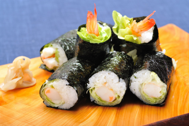 【宮崎の名物グルメ×レタス巻き】みずみずしい歯ざわりのレタス巻きの元祖「一平寿し」