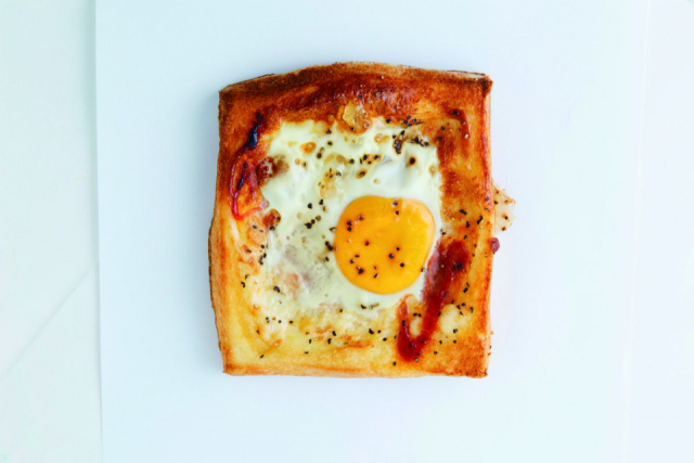 焼きたてのパン トミーズ 三宮店