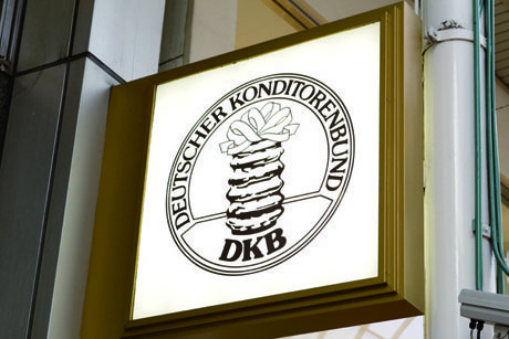 【神戸 ケーキを買うならおすすめの店18選】ユーハイム 神戸元町本店