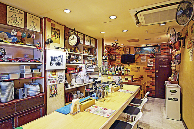 味の決め手はビターなドビーソース「洋食屋双平」