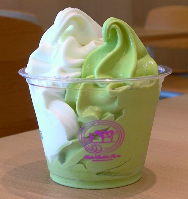 六甲牧場カフェ(モザイク1階)