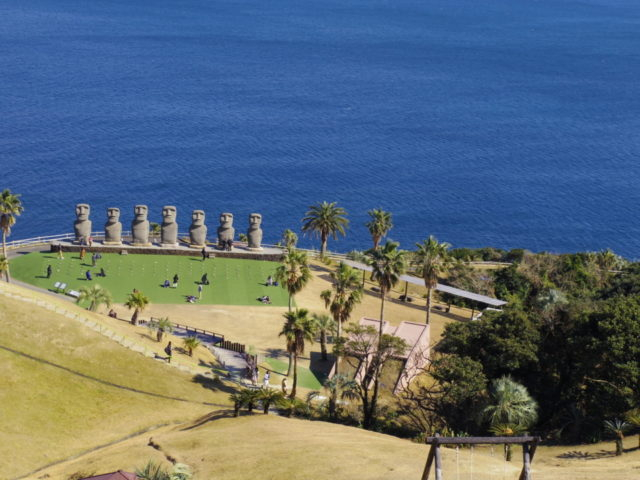 【日南海岸ドライブ×サンメッセ日南を楽しむ4つのポイント】3.SNSで話題!岬広場のブランコ