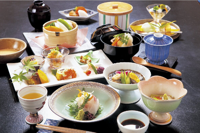 料理宿でいただく山海の幸「お食事処 藤五庵」