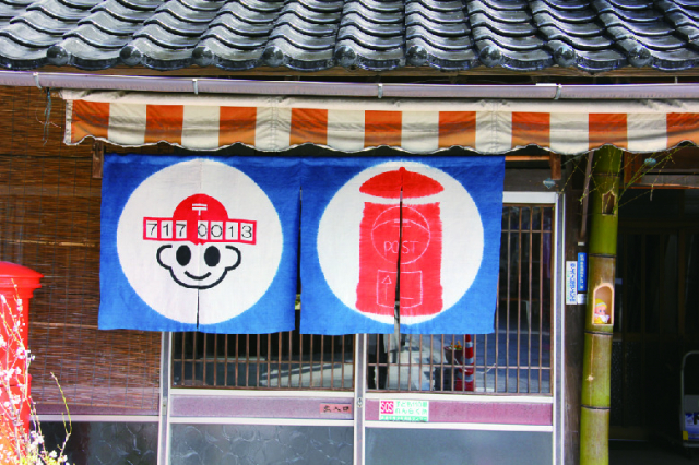 なぜ、勝山はのれんの町に?